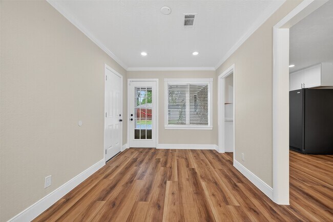 Building Photo - 4038 Cheena Dr