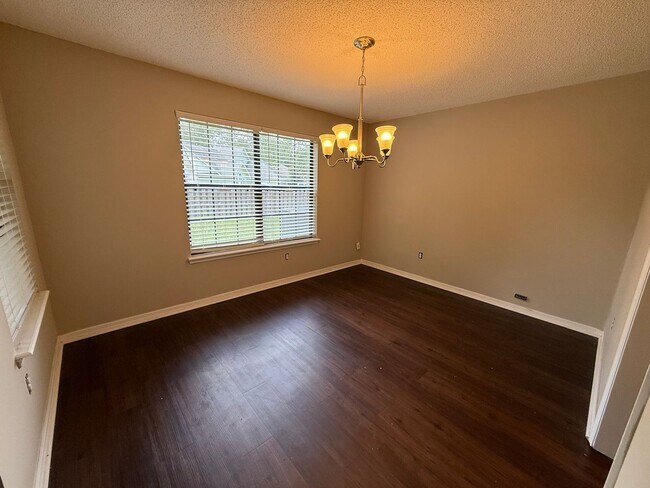 Building Photo - 200 Millers Trace Dr
