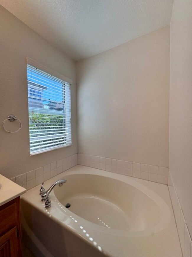 Building Photo - Spacious South Corona Single Story with 3 ...