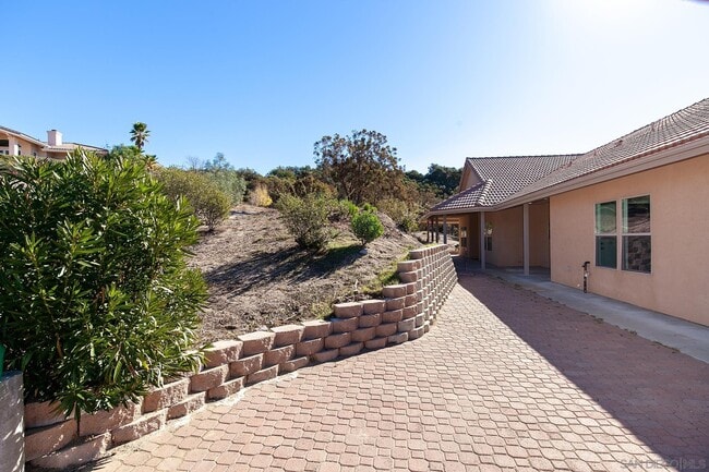 Building Photo - 32153 Cerrada del Coyote