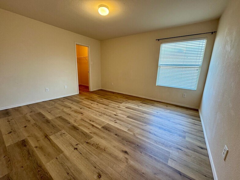Building Photo - 13287 Fowler Dr