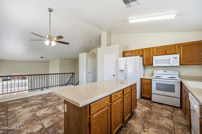 Building Photo - 5190 W Saragosa St