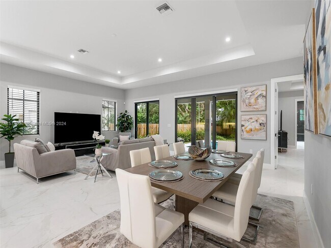 Building Photo - 1484 SW 32nd St