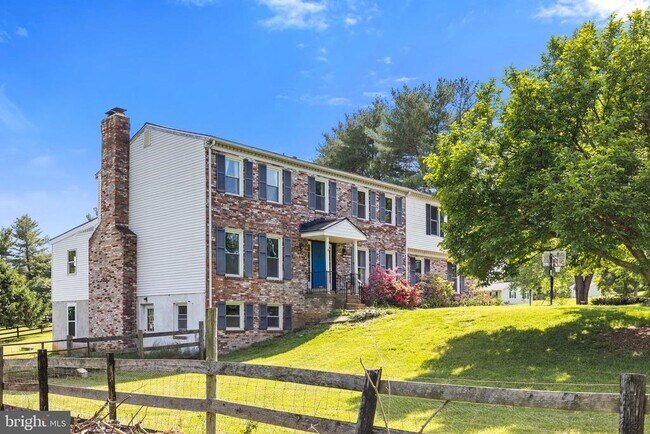 Building Photo - 4301 Mountain View Dr