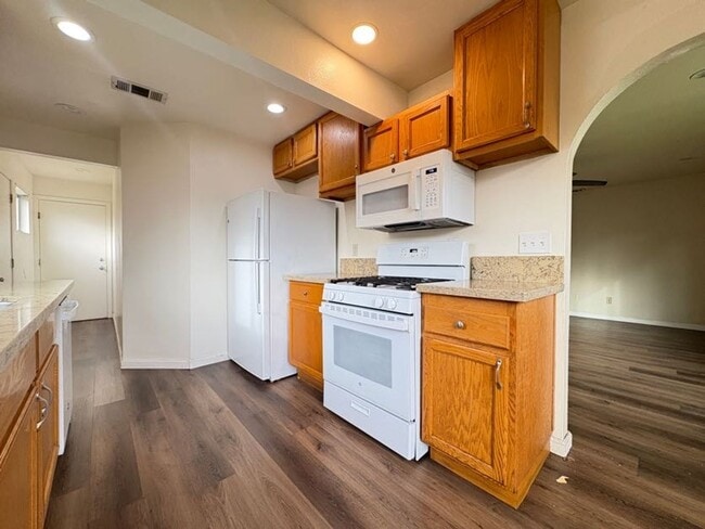 Building Photo - Recently Updated