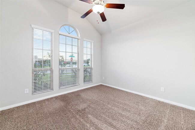 Building Photo - 5138 Royal Jasmine Pl