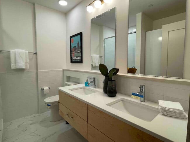 Building Photo - 1502 Race St