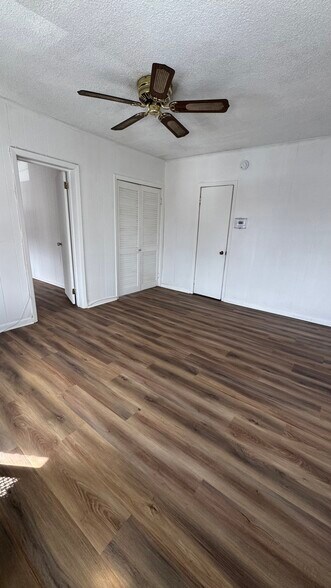 Building Photo - 10 Anderson St