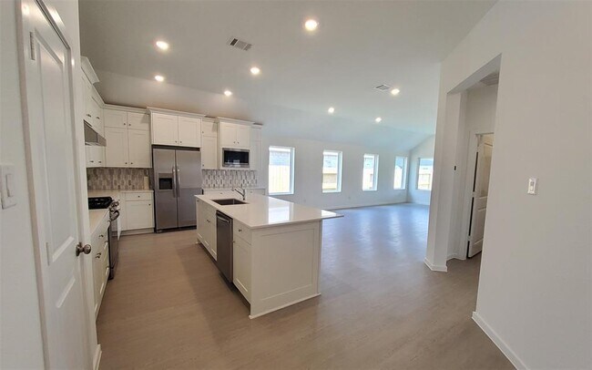 Building Photo - 6422 Seafoam Lake Dr