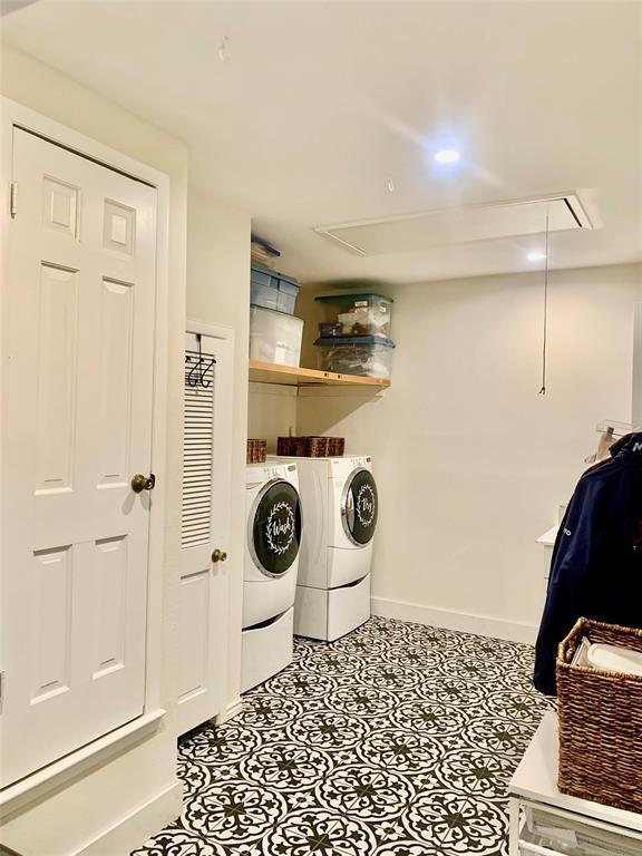 Building Photo - 705 Lisa Dr