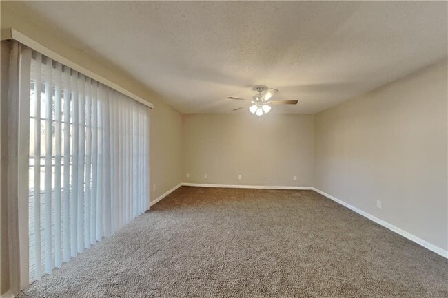 Building Photo - 4901 Duncan Wood Dr