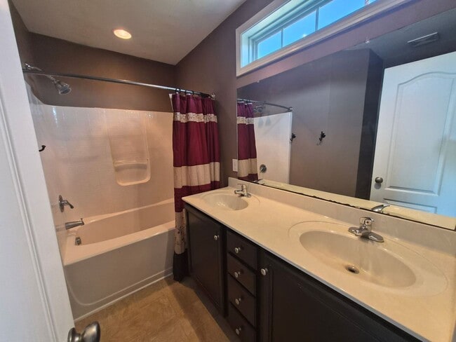 Building Photo - 103 Palin Trail