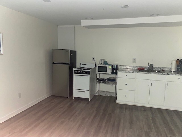 Building Photo - 2290 Lavender Dr
