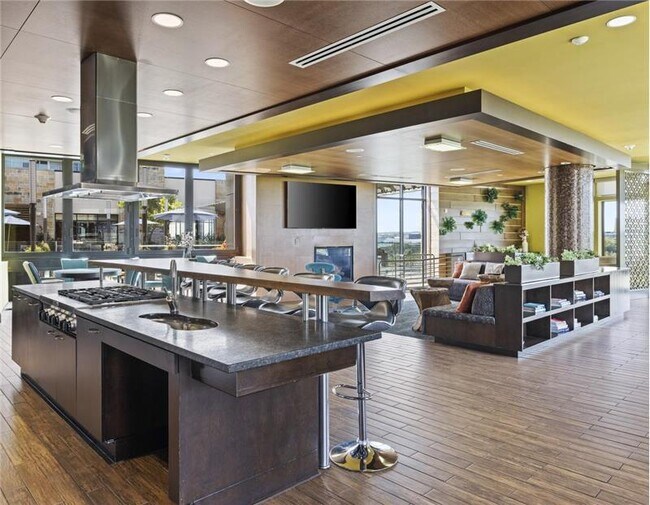 Building Photo - 117 1/2 Sandra Muraida Way