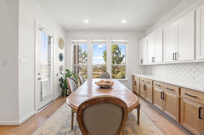 Building Photo - 7615 Blue Finch Ln