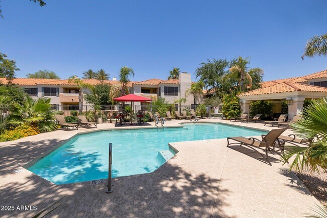 Building Photo - 9990 N Scottsdale Rd