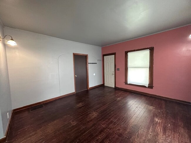 Building Photo - 101 Buchanan-