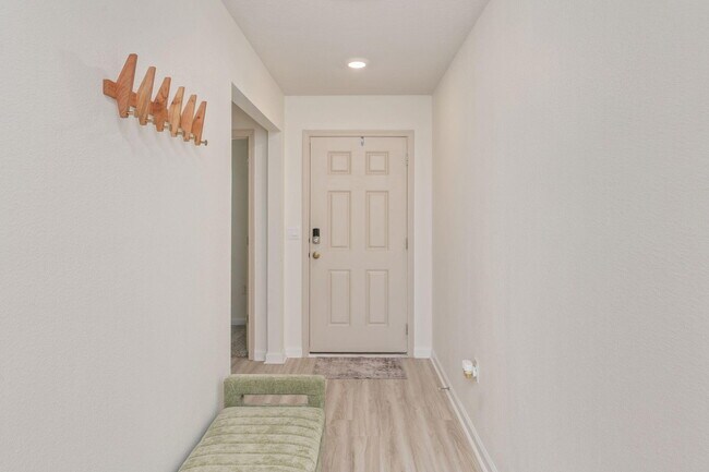 Building Photo - 545 Mary Lou Way