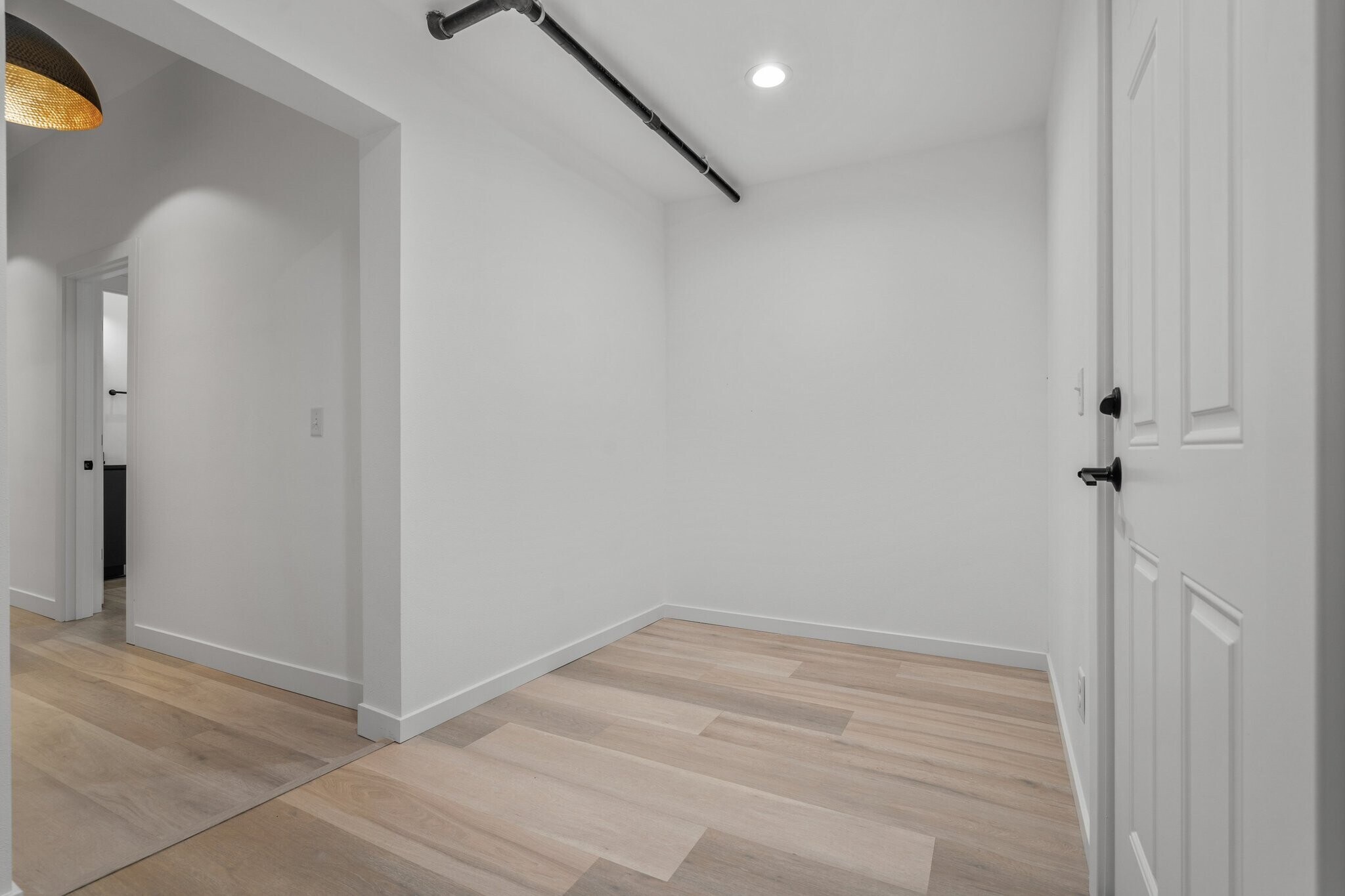 Building Photo - 308 Oak St