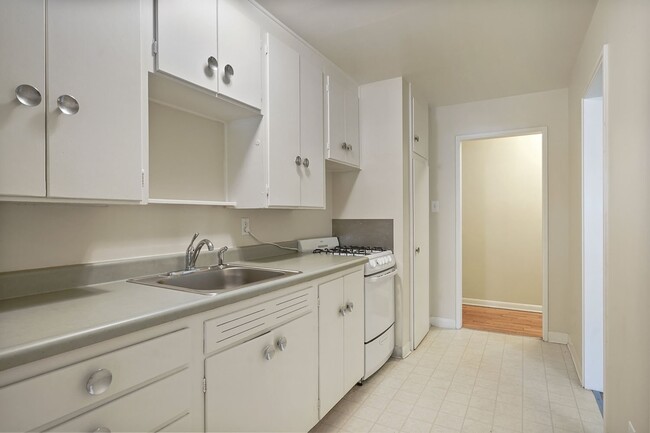 Primary Photo - 1240 Cedar Ave