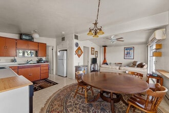 Building Photo - 757 Oleander St