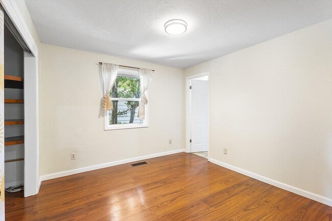 Building Photo - 1824 9th St