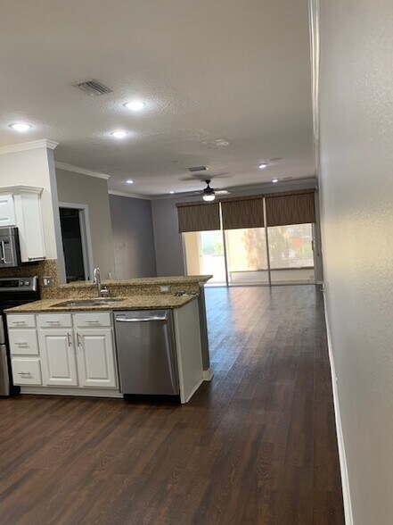 Building Photo - 14916 Salamander Pl