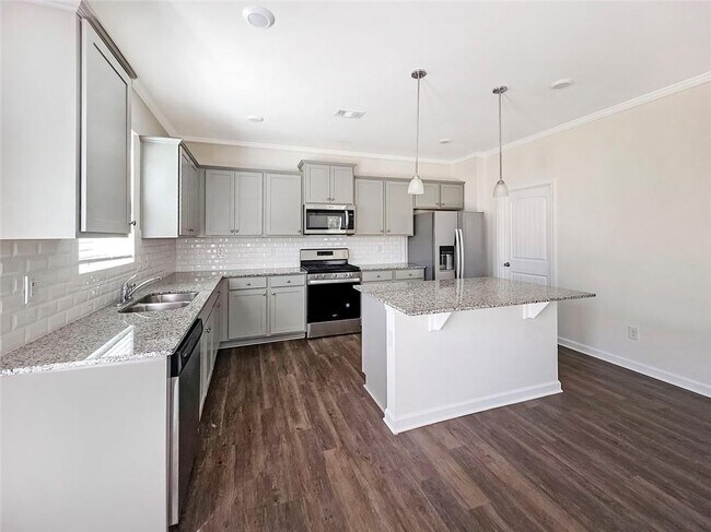 Building Photo - 6869 Lake Overlook Ln