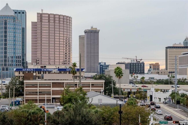 Building Photo - 1120 E Kennedy Blvd