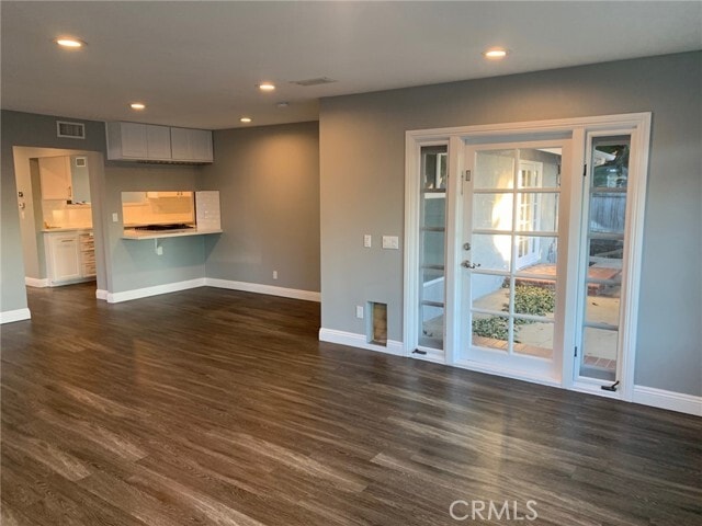 Building Photo - 4008 E Fernwood Ave