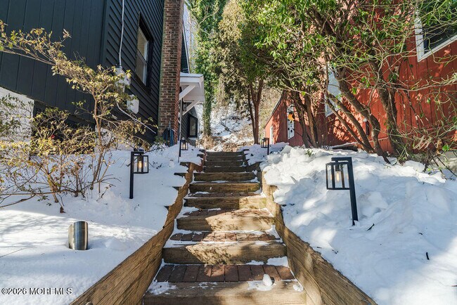 Building Photo - 94 Valley Ave