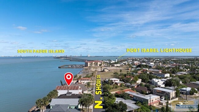 Building Photo - 618 N Shore Dr