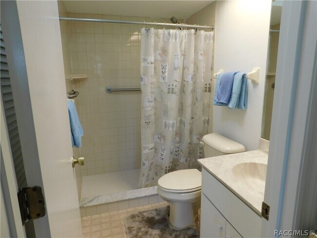 Building Photo - 741 E Hartford St