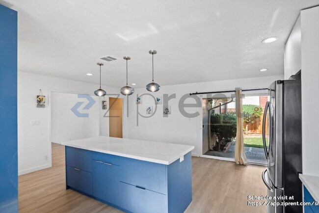 Building Photo - 38440 Farwell Dr