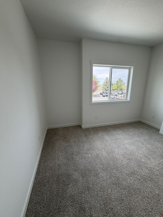 Building Photo - 6398 Melby Way NE
