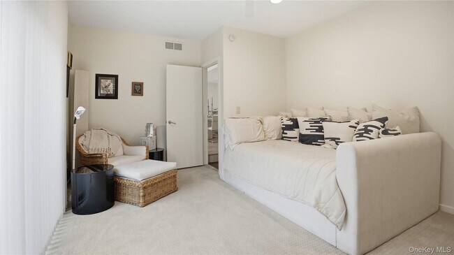 Building Photo - 15 Blueberry Ln