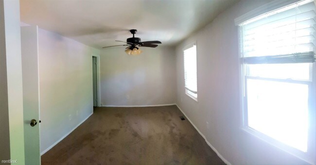 Building Photo - 3 br, 1 bath  - 214 Randolph St