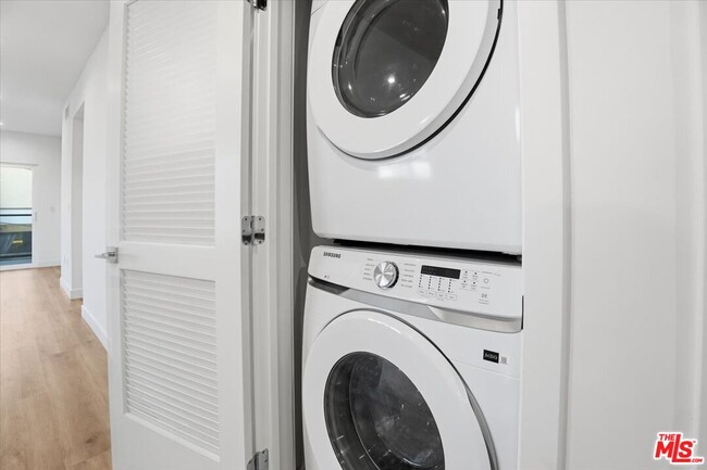 Building Photo - 1820 Prosser Ave