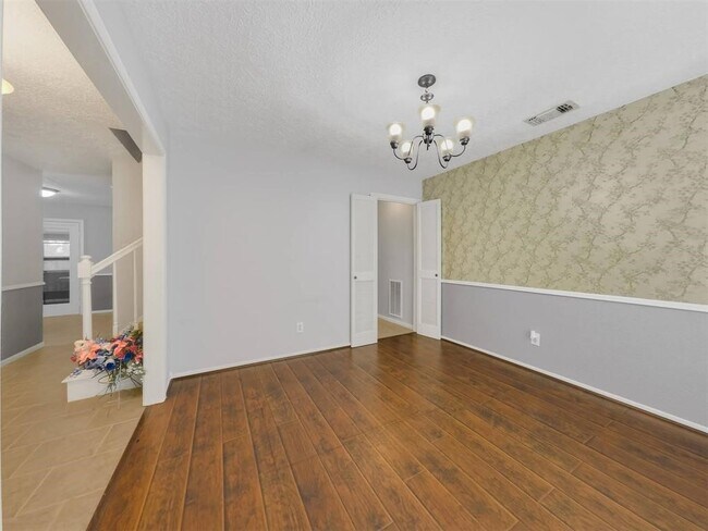 Building Photo - 12406 Sarti St