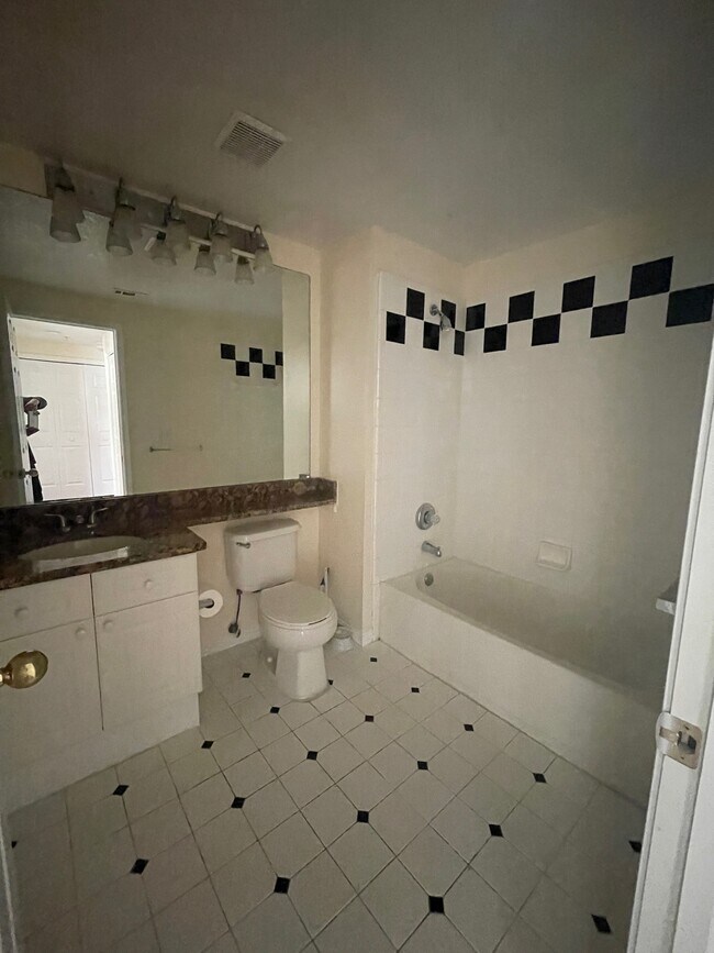 Building Photo - 601 Campus St