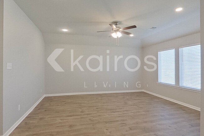 Building Photo - 417 Mango Dr