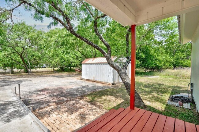 Building Photo - 301 Tatum Rd