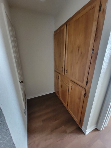 Building Photo - 704 Atkinson Ave