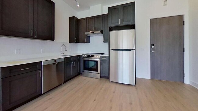 Building Photo - 30 Edgewater Pl