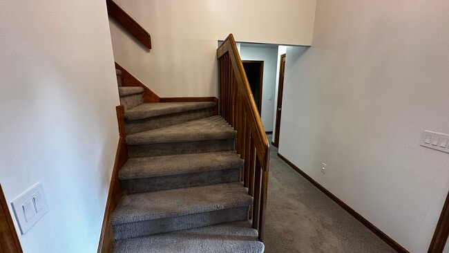 Building Photo - 14214 White Horse Ct