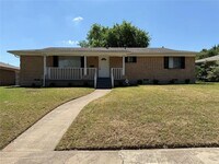 Building Photo - 1108 Glen Park Dr