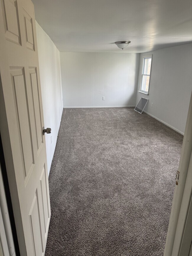 Building Photo - 506 8th St