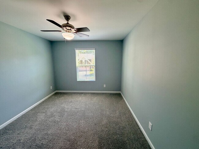 Building Photo - 1648 Hooper Court