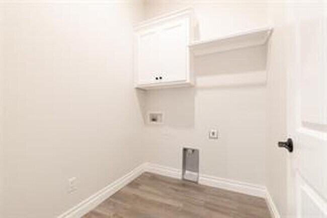 Building Photo - Brand New! 4 bedroom 3 bath home in Edmond...