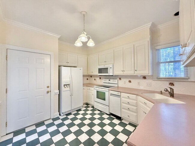 Building Photo - Charming 3BD, 2BA Raleigh Ranch-Style Home in a Quiet Neighborhood Near Crabtree Valley Mall, RDU...